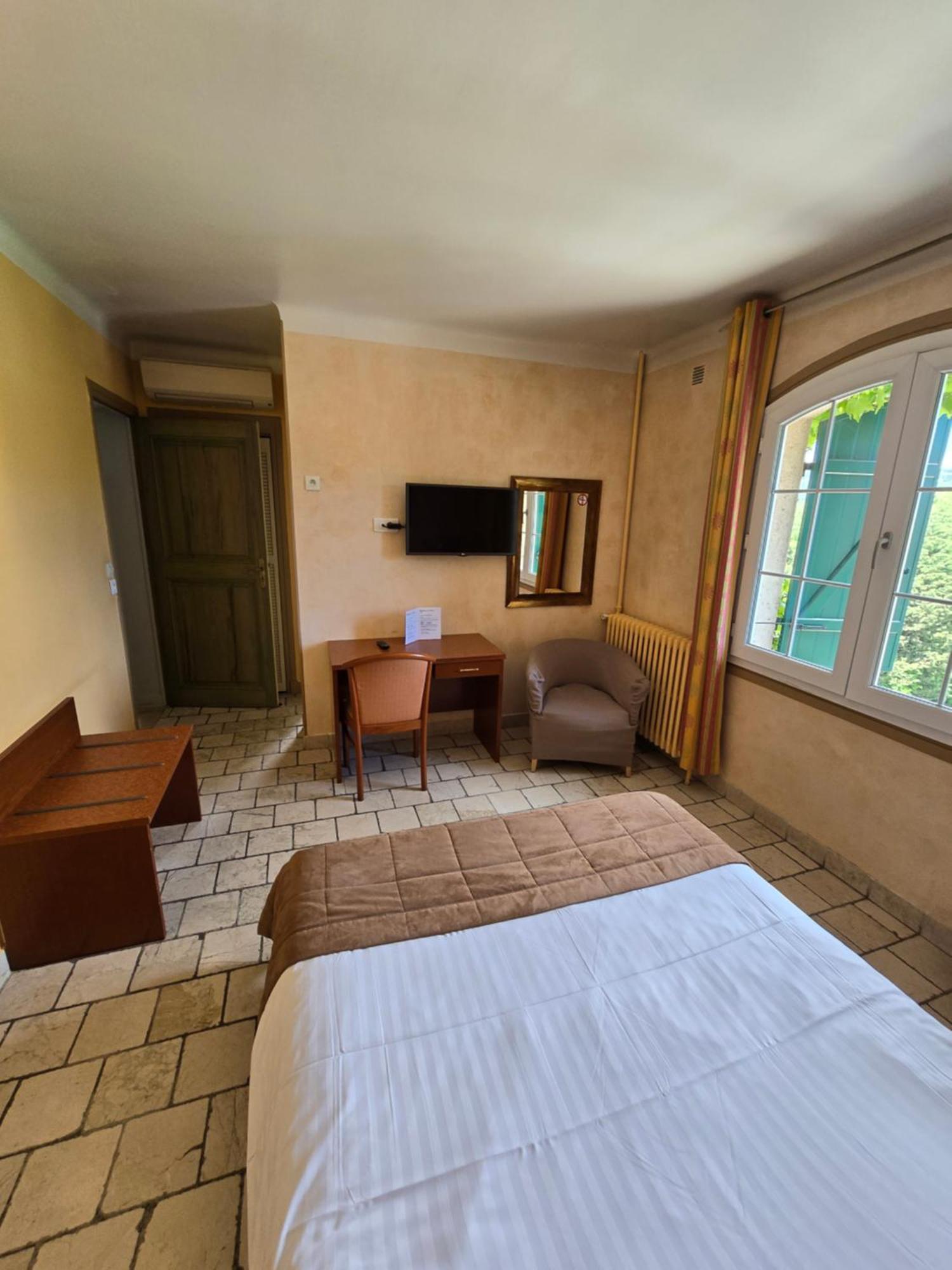 Auberge Les Aromes กราส ภายนอก รูปภาพ
