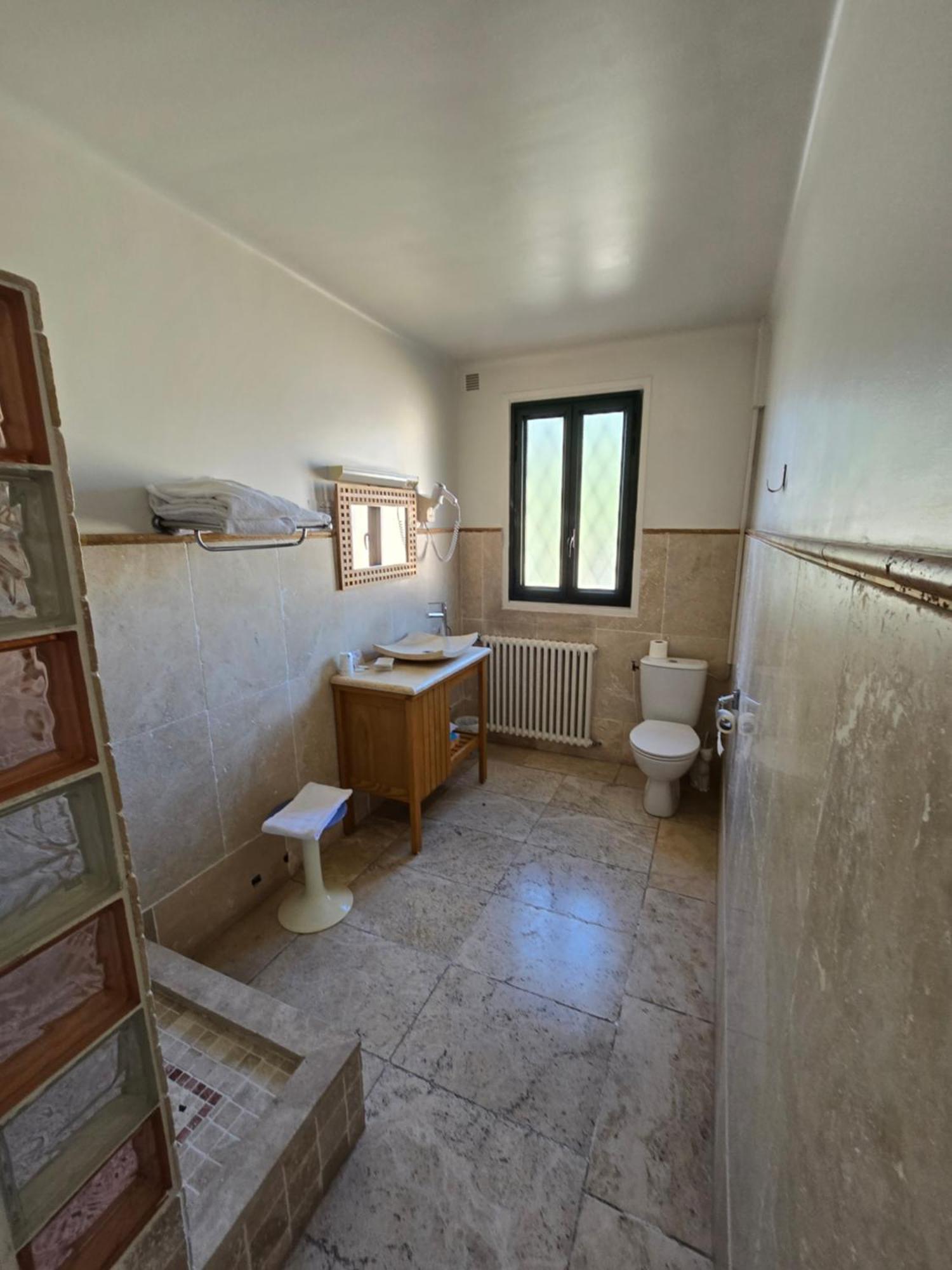 Auberge Les Aromes กราส ภายนอก รูปภาพ
