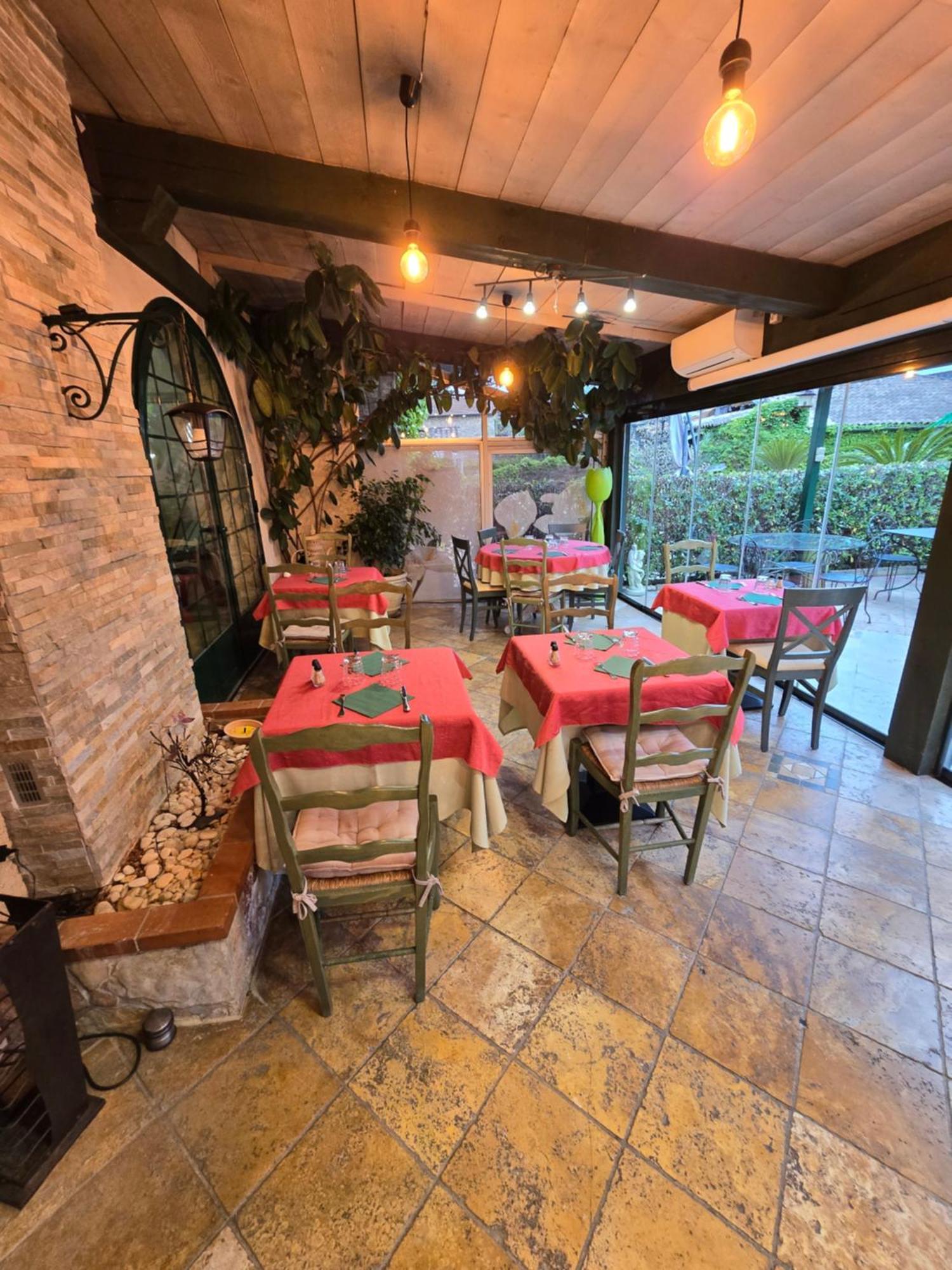 Auberge Les Aromes กราส ภายนอก รูปภาพ